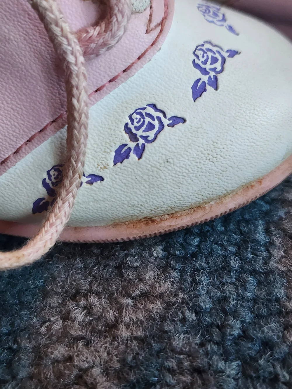 Disney Beauty and the Beast Saddle Shoes Pink/White vintage 90s